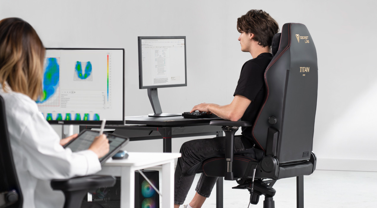 Secretlab titan vs online ergonomic chair