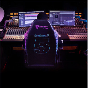 Secretlab x deadmau5 Special Edition gaming chair