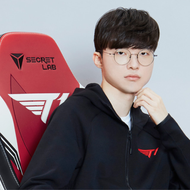 Secretlab x T1