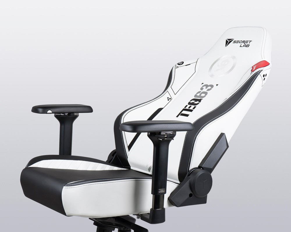 Secretlab QUICCS Edition chair in recline position
