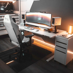 Product setup photo of Secretlab TITAN Evo in NEO™ Hybrid Leatherette Arctic White and White MAGNUS Pro