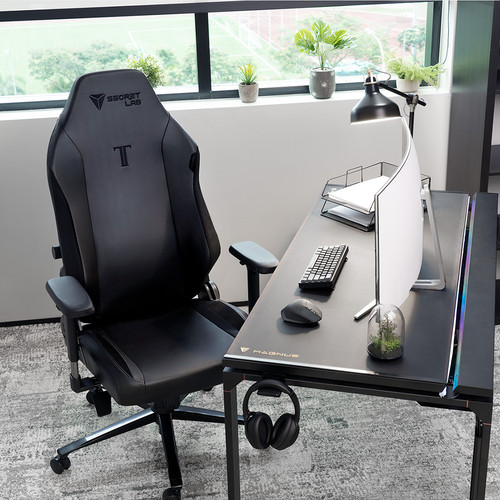 Product setup photo of Secretlab TITAN Evo in NEO™ Hybrid Leatherette BLACK with MAGNUS Pro Stealth