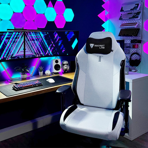 Product setup photo of Secretlab TITAN Evo in SoftWeave™ Plus Frost Blue