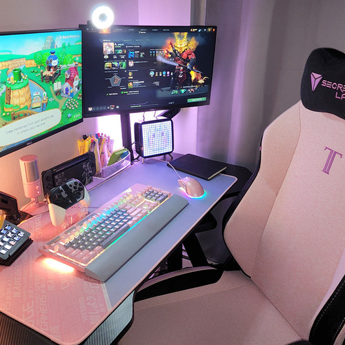 Product setup photo of Secretlab TITAN Evo in SoftWeave™ Plus Plush Pink